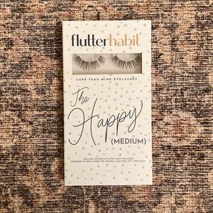 Flutterhabit The Happy (Medium) Lash Set